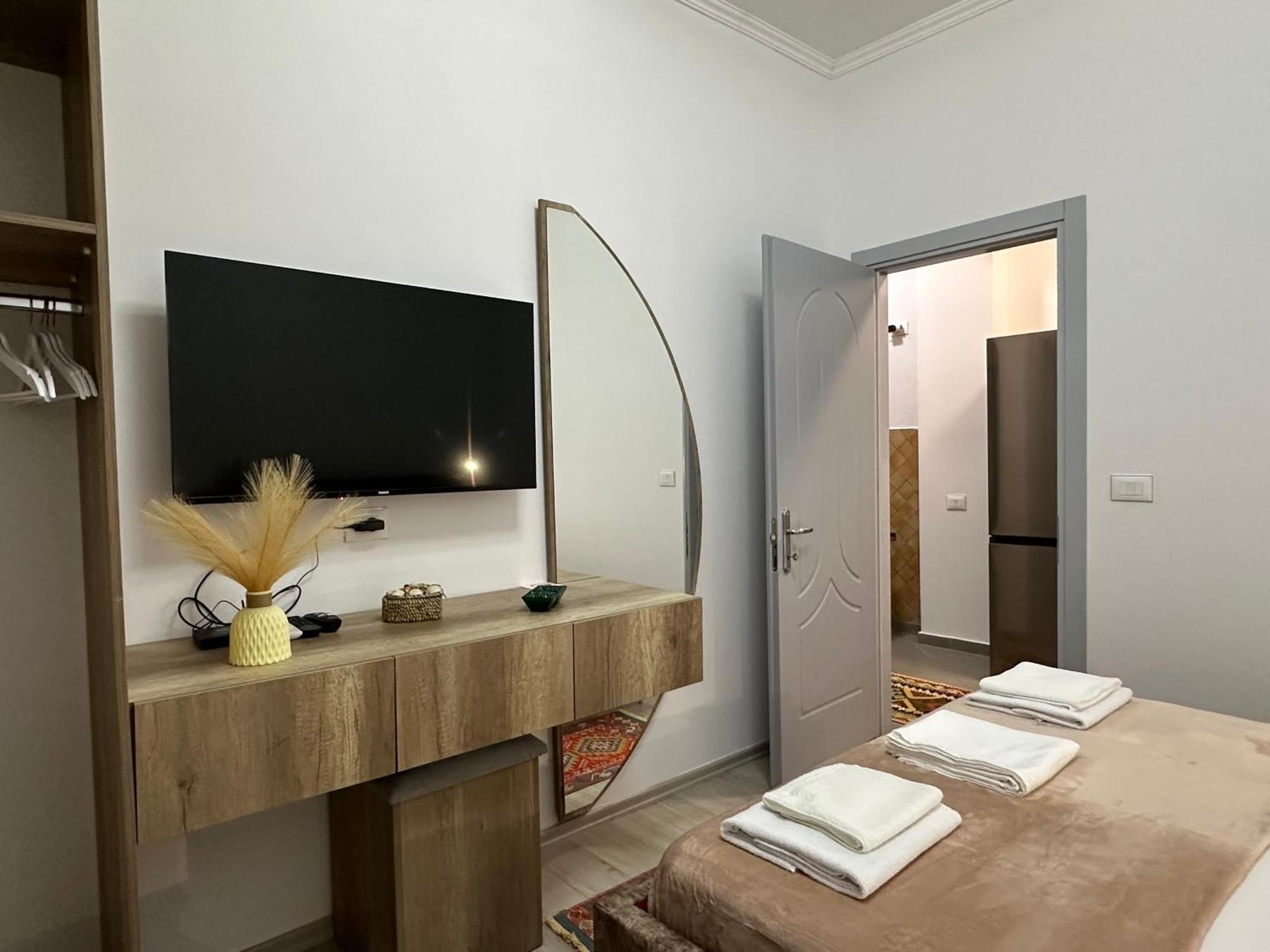 Lola'S Rooms Gjirokaster Exterior photo